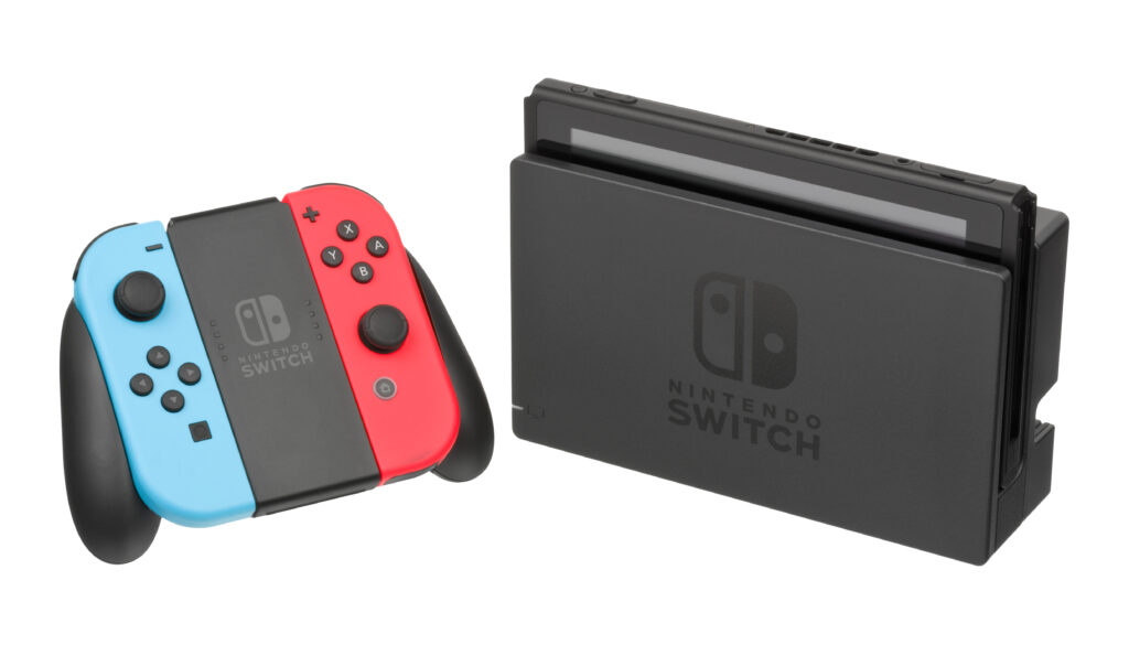 Nintendo Switch im Dock mit Joy-Con