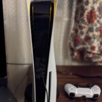 PlayStation 5 mit DualSense-Controller